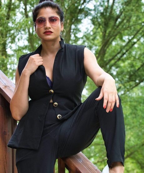 Komal Bhagat model sexy pic