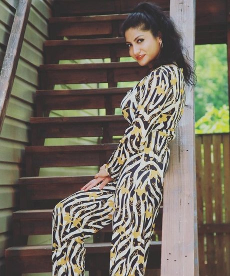 Komal Bhagat star nice gallery