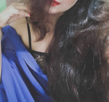 Maya Diba hot model pics