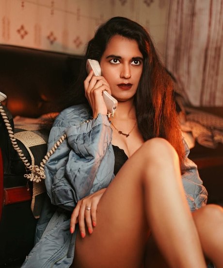 Foxy Queen art model image