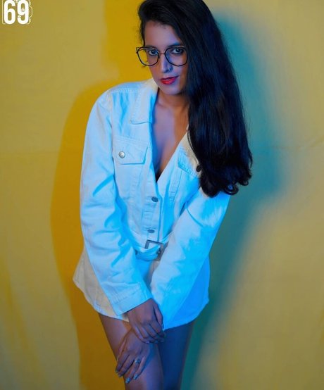 Foxy Queen high quality actress pic