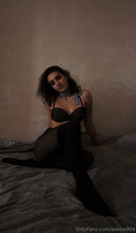 dominia noir beautiful actress photo