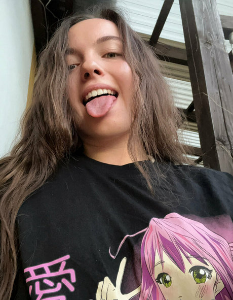 miraclefree pretty model pic