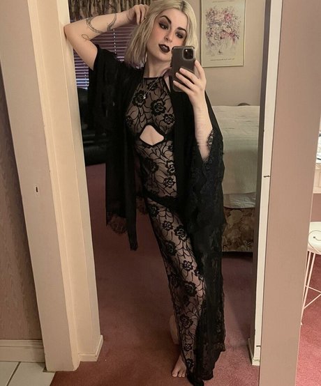 tithegirl adult model picture