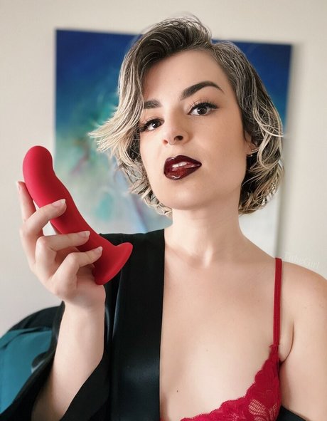 tithegirl star top image