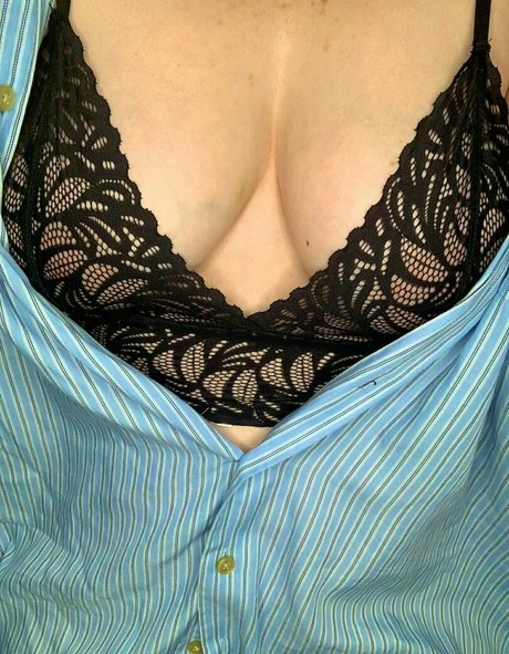 shes a wallflower art pornstar photo