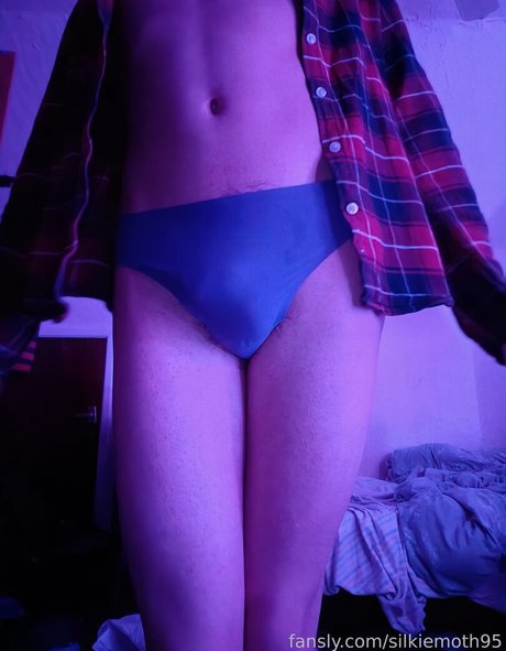 silkiemoth95 naked star images