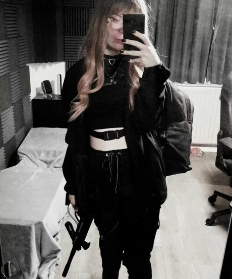 Porcelain Ghoul model sexy photo