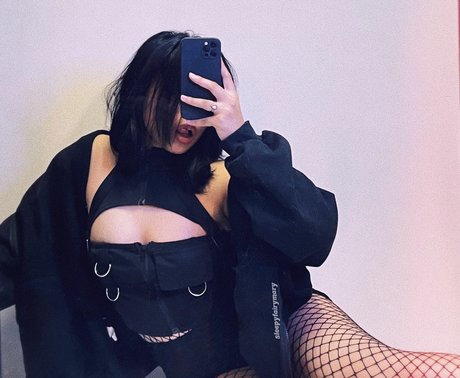 SleepyFairyMary free pornstar galleries