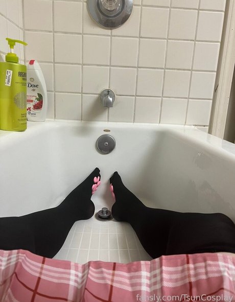 TsunCosplay exclusive pornstar image