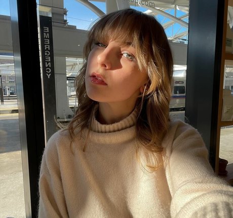 hopeann__ hd actress pic