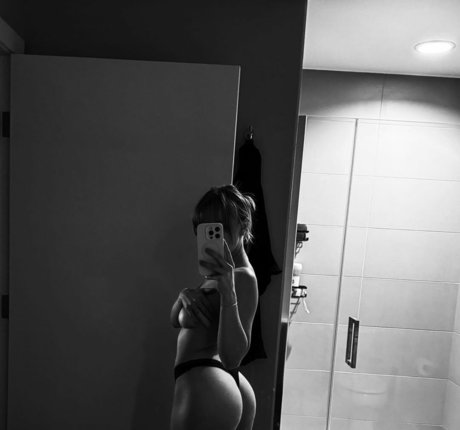 hopeann__ pornstar naked picture