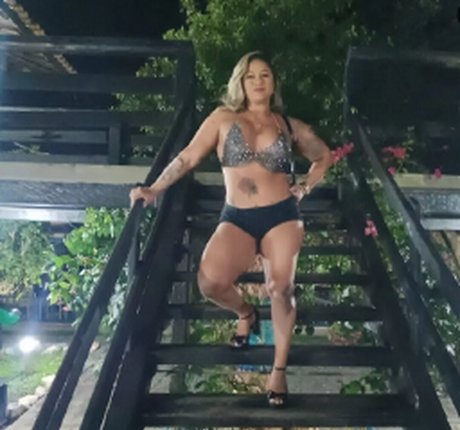 Esther Exhib free model galleries