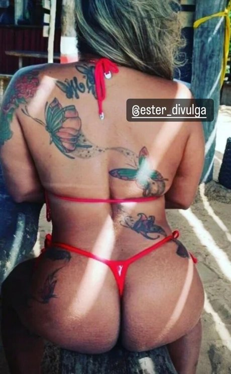 Esther Exhib model xxx pic