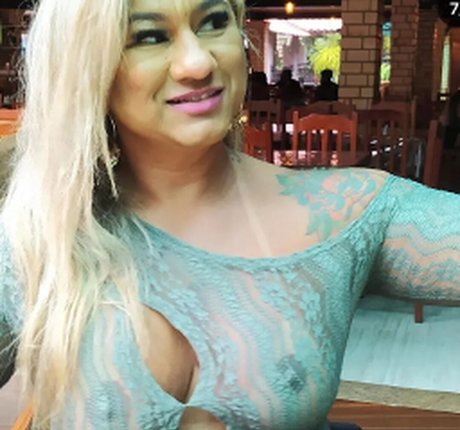 Esther Exhib exclusive model image