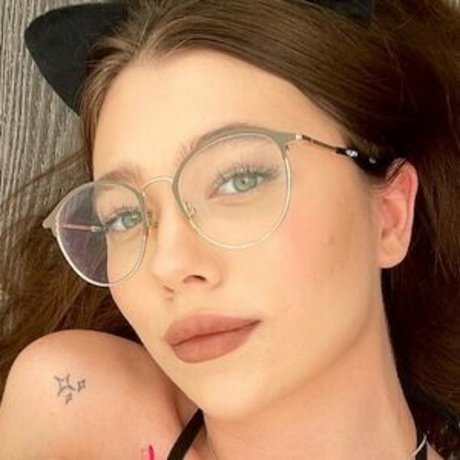 Vallery Ray sexy actress image