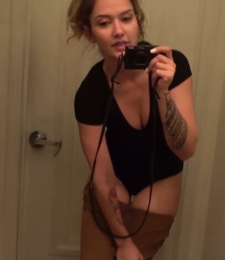 Geovanna Antoinette star sexy pictures