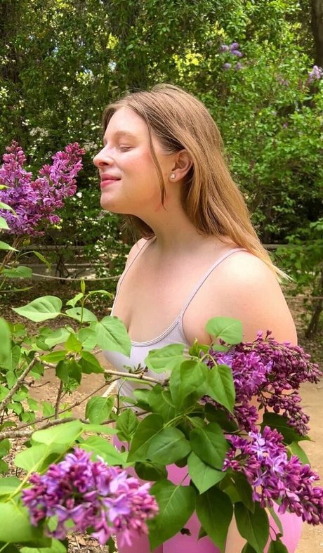 Curvy Krysta model porn gallery