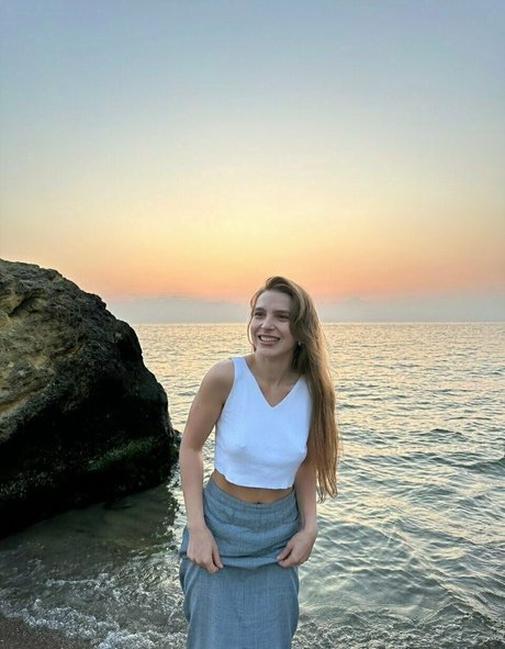 abby roseee exclusive model photo