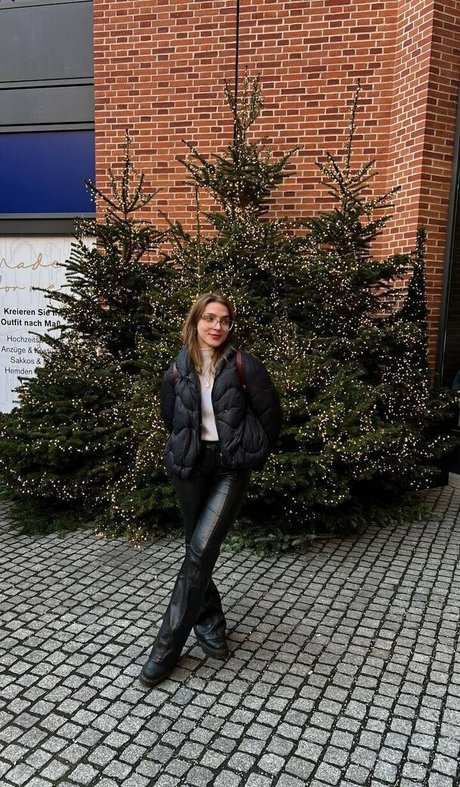 abby roseee star art gallery