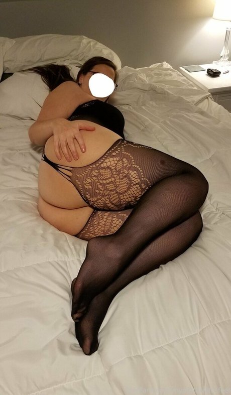 myprettywifesfeet exclusive pornstar photos