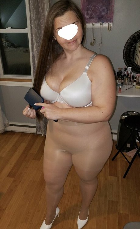 myprettywifesfeet model free img