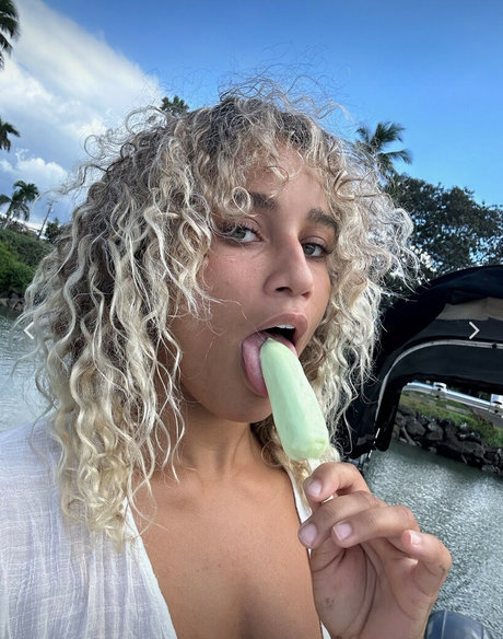 Salah Brooks nudes star images