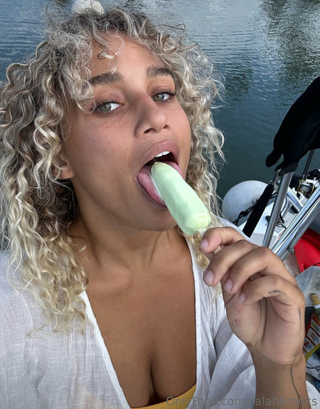 Salah Brooks pornographic actress photos