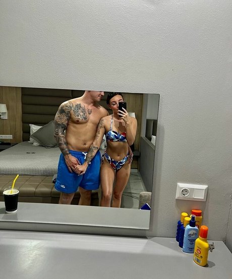 Chloe Panchal nudes actress img