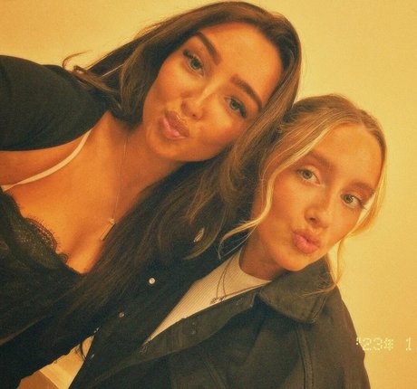 Chloe Panchal Profile pic