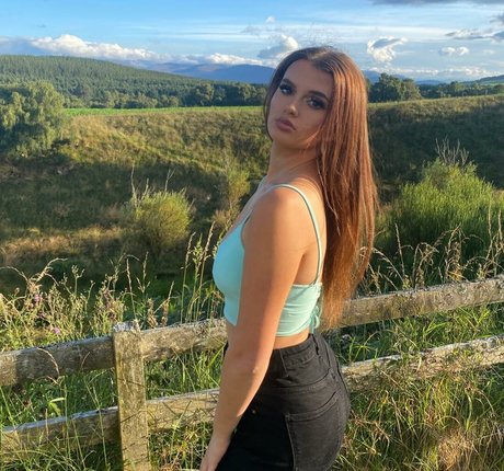 Isabella Evans pretty pornstar pic