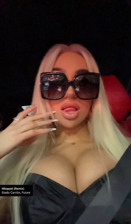 Monet Fisher exclusive star pic