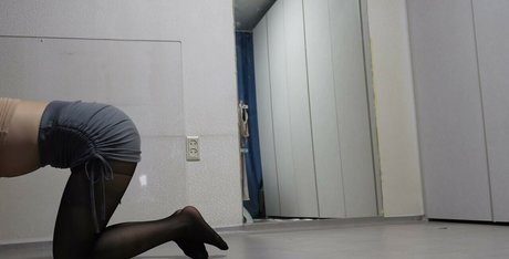 ordinaryMILF model hd image