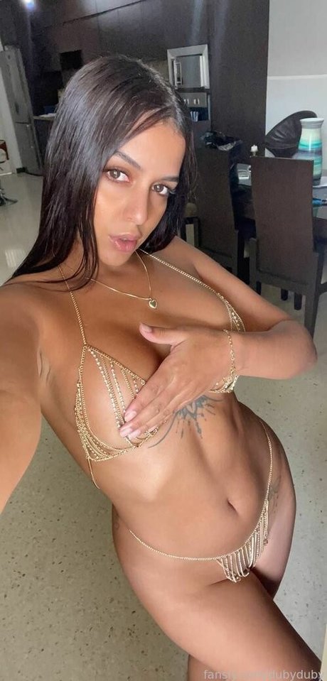 dubyduby nice model pic