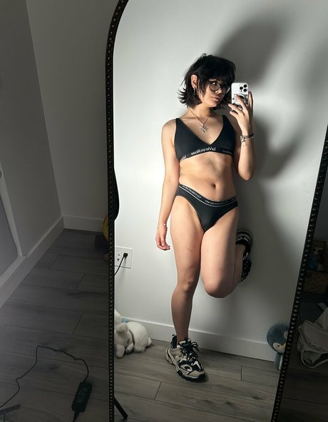 KianaVi nudes pornstar image