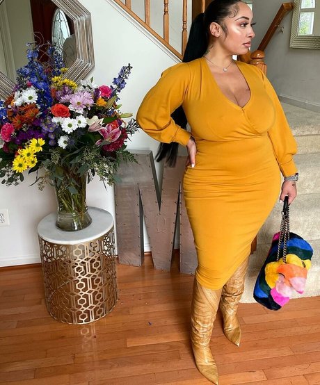 Tylea model nude pics