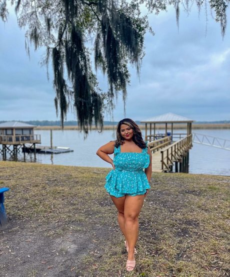 Brittney Lynn Vozar nude actress gallery