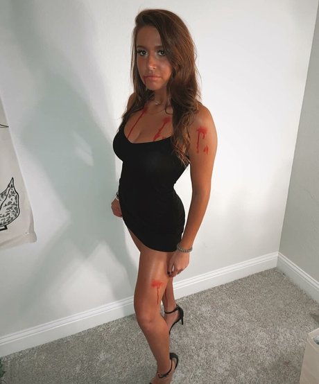 Kinley Freeman erotic model gallery