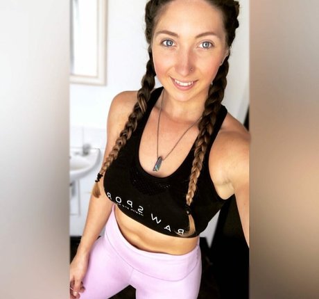 Sophia Ellis model beautiful pictures