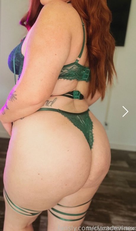 hollieboo free actress pics