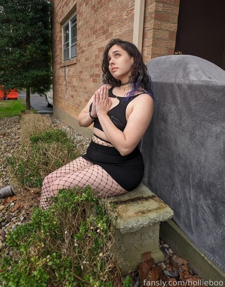 hollieboo sexy actress img