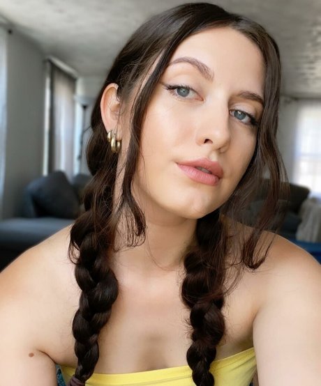 Amber Skyy model erotic img