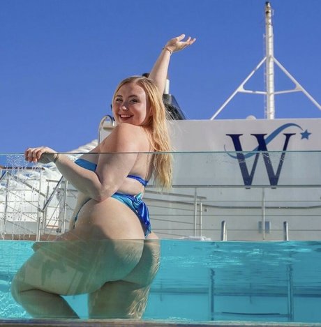 Niki Peacock naked actress image