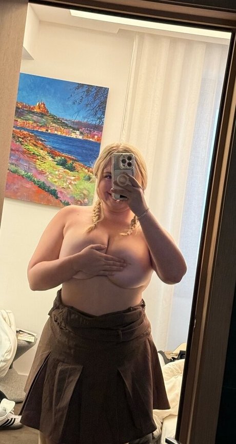 Niki Peacock nudes pornstar img