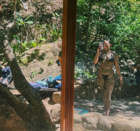 La irais star naked image