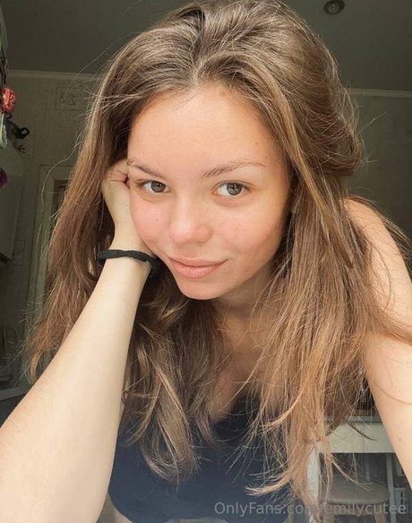 emilycutee sexy actress picture