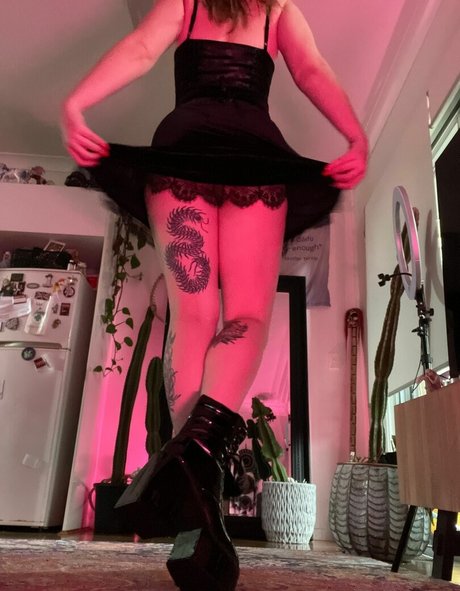 analwonderland model img