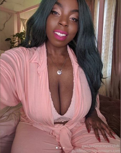 Goddess Marley pornstar erotic picture