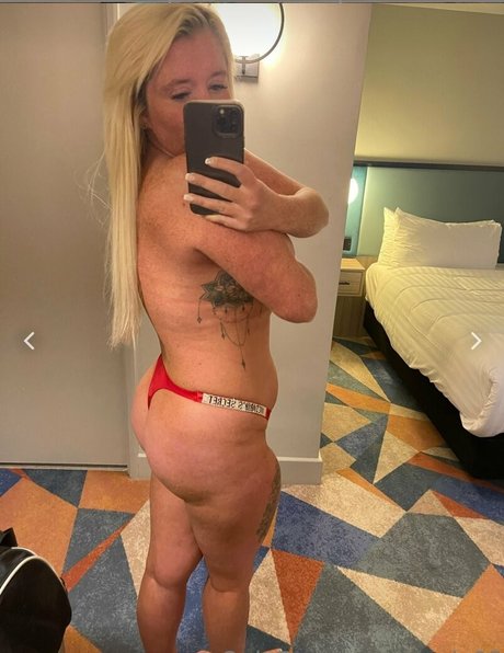 coralx95 pornstar naked archive