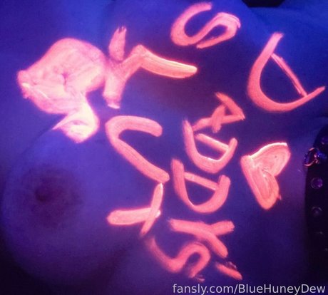 BlueHuneyDew pornstar xxx gallery